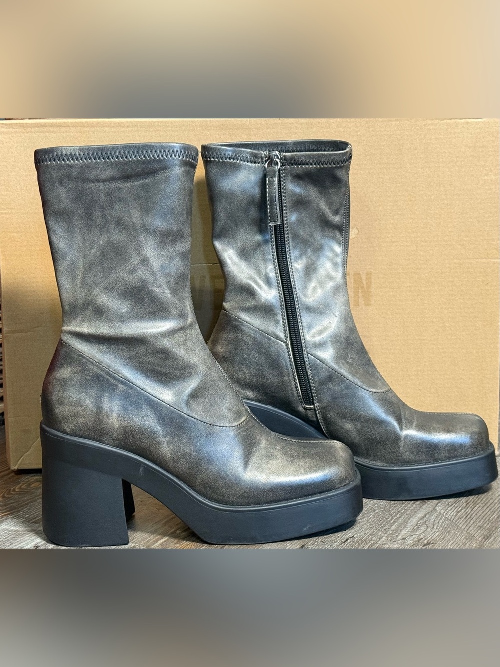 Steve Madden Klayton Women’s Metallic Gray & Tan Platform Ankle Boots